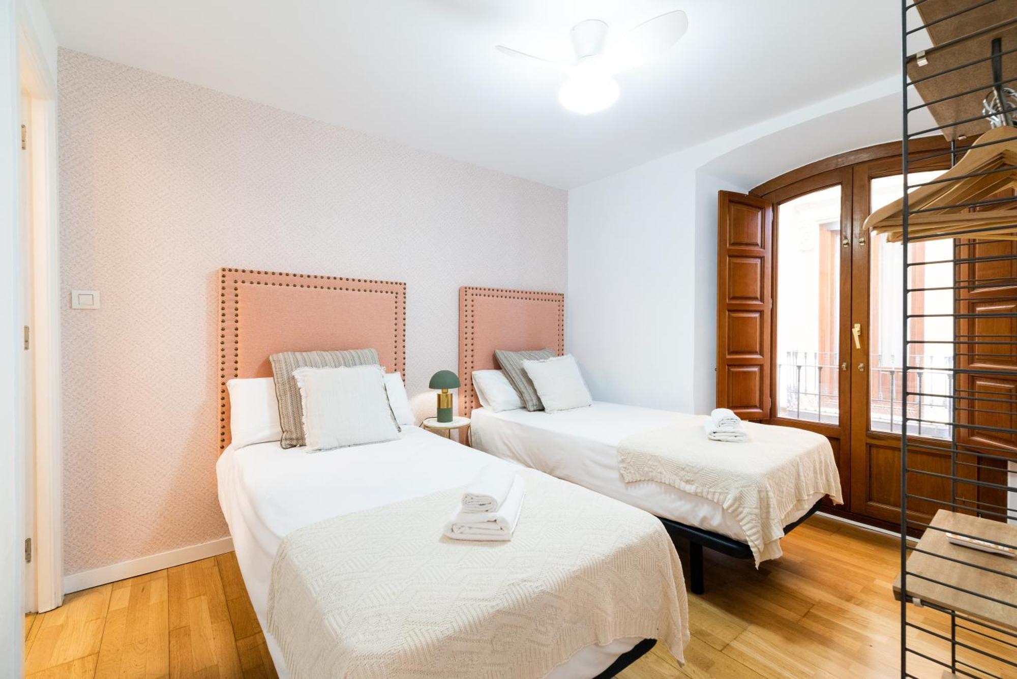Moderno Apartamento En Granada Centro Ngoại thất bức ảnh